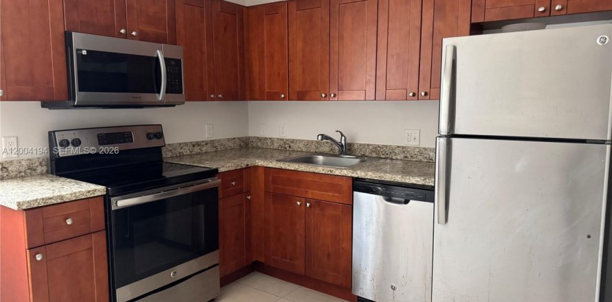 Apartment in Hollywood, Florida 1 bedroom, 2677.81 sq.m. № 2068651