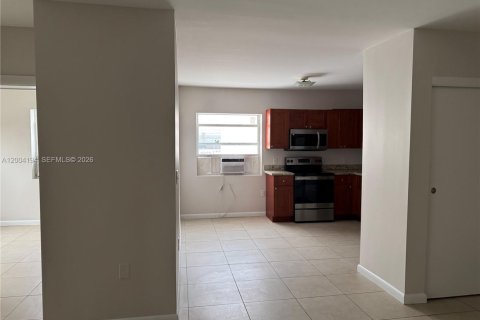 Apartment in Hollywood, Florida 1 bedroom, 2677.81 sq.m. № 2068651 - photo 20