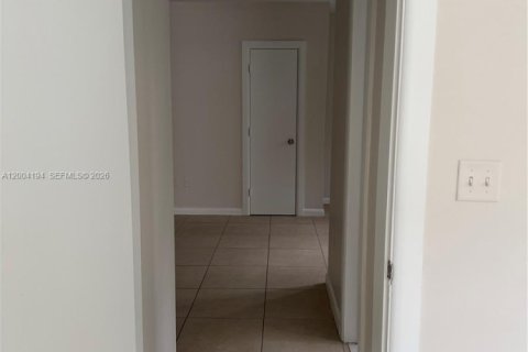 Apartment in Hollywood, Florida 1 bedroom, 2677.81 sq.m. № 2068651 - photo 27