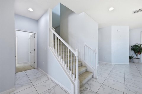 House in Orlando, Florida 4 bedrooms, 221.01 sq.m. № 2225902 - photo 17