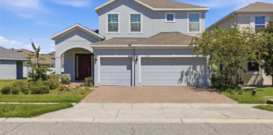House in Orlando, Florida 4 bedrooms, 221.01 sq.m. № 2225902