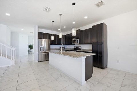 House in Orlando, Florida 4 bedrooms, 221.01 sq.m. № 2225902 - photo 9