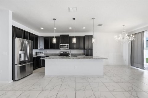 House in Orlando, Florida 4 bedrooms, 221.01 sq.m. № 2225902 - photo 8