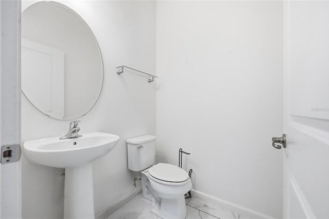 House in Orlando, Florida 4 bedrooms, 221.01 sq.m. № 2225902 - photo 16