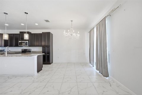 House in Orlando, Florida 4 bedrooms, 221.01 sq.m. № 2225902 - photo 12