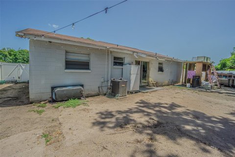 Casa en venta en Tampa, Florida, 4 dormitorios, 122.26 m2 № 1851422 - foto 22