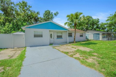 Casa en venta en Tampa, Florida, 4 dormitorios, 122.26 m2 № 1851422 - foto 2