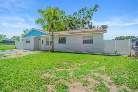 Casa en venta en Tampa, Florida, 4 dormitorios, 122.26 m2 № 1851422 - foto 3