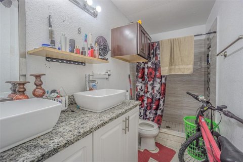Casa en venta en Tampa, Florida, 4 dormitorios, 122.26 m2 № 1851422 - foto 17