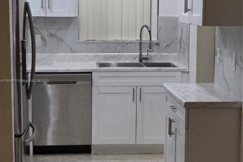 Condominio en venta en Margate, Florida, 1 dormitorio, 66.89 m2 № 1957212 - foto 4