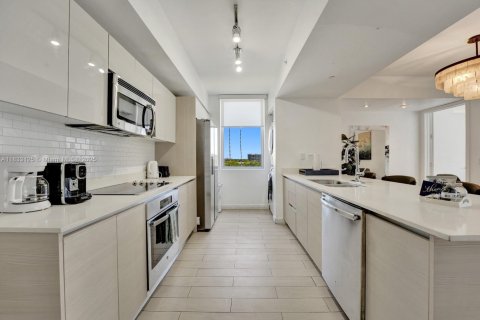 Copropriété à louer à Hallandale Beach, Floride: 4 chambres, 146.51 m2 № 1934608 - photo 3