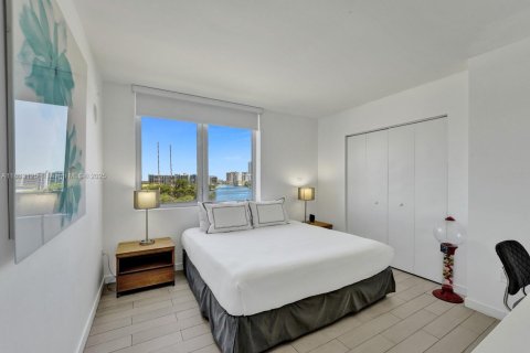 Copropriété à louer à Hallandale Beach, Floride: 4 chambres, 146.51 m2 № 1934608 - photo 11