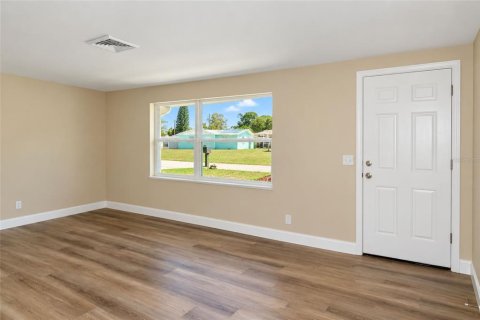 Villa ou maison à vendre à Holiday, Floride: 3 chambres, 91.79 m2 № 2405487 - photo 2