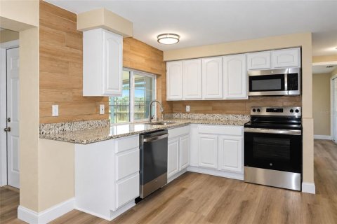 Villa ou maison à vendre à Holiday, Floride: 3 chambres, 91.79 m2 № 2405487 - photo 3