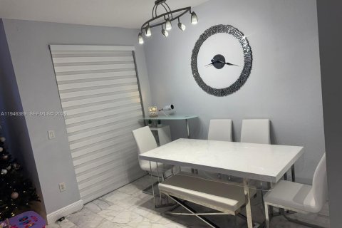 Купить таунхаус в Мирамар, Флорида 2 спальни, 111.95м2, № 2002623 - фото 21