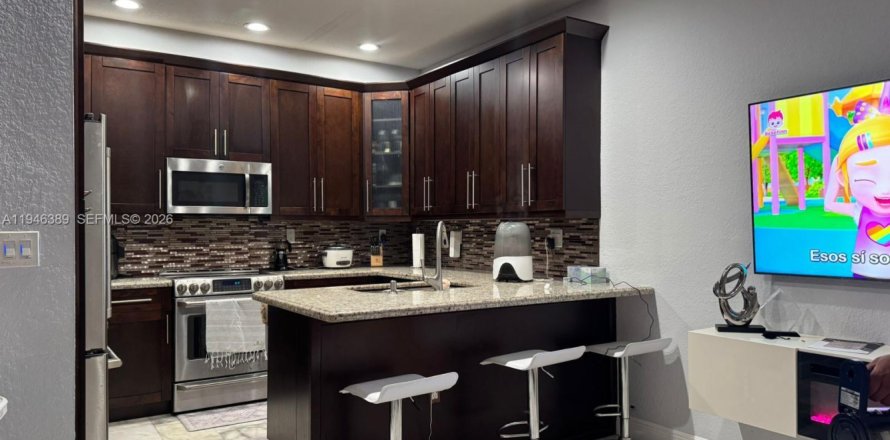 Таунхаус в Мирамар, Флорида 2 спальни, 111.95м2 № 2002623