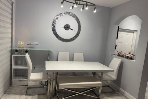 Купить таунхаус в Мирамар, Флорида 2 спальни, 111.95м2, № 2002623 - фото 20