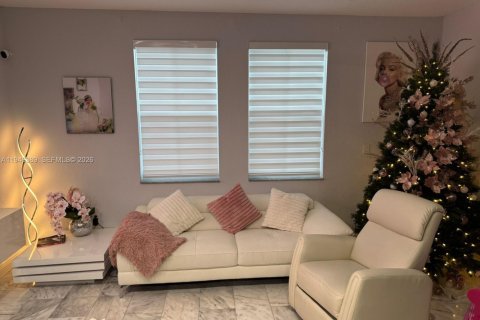 Купить таунхаус в Мирамар, Флорида 2 спальни, 111.95м2, № 2002623 - фото 29