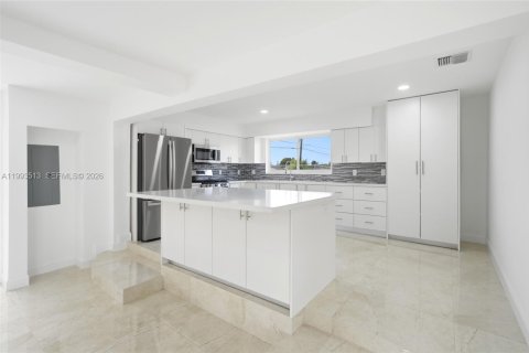 House in Miami Gardens, Florida 4 bedrooms, 173.82 sq.m. № 2062501 - photo 9