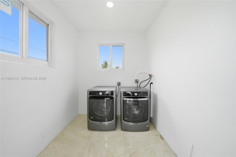 House in Miami Gardens, Florida 4 bedrooms, 173.82 sq.m. № 2062501 - photo 23