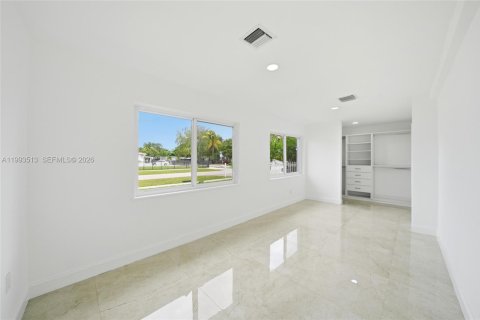 House in Miami Gardens, Florida 4 bedrooms, 173.82 sq.m. № 2062501 - photo 12