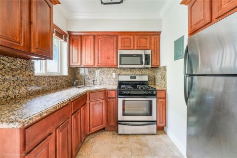 Propiedad comercial en venta en Coral Gables, Florida № 1985066 - foto 18