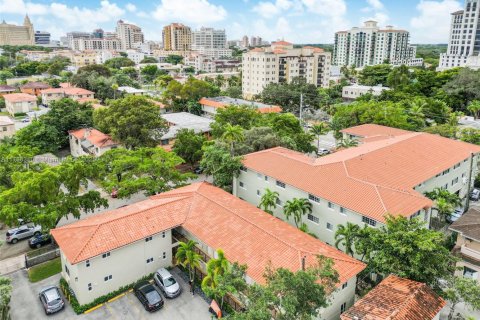 Propiedad comercial en venta en Coral Gables, Florida № 1985066 - foto 9