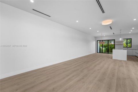 Adosado en venta en Miami, Florida, 4 dormitorios, 270.25 m2 № 2185719 - foto 5