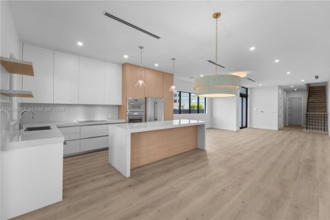 Adosado en venta en Miami, Florida, 4 dormitorios, 270.25 m2 № 2185719 - foto 10