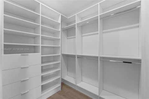 Adosado en venta en Miami, Florida, 4 dormitorios, 270.25 m2 № 2185719 - foto 25