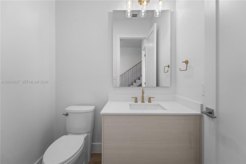 Adosado en venta en Miami, Florida, 4 dormitorios, 270.25 m2 № 2185719 - foto 15