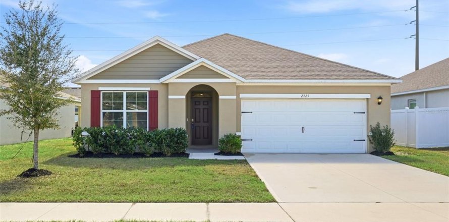 Villa ou maison à Tavares, Floride 3 chambres, 157.66 m2 № 2142292