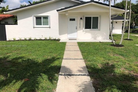 Villa ou maison à Biscayne Park, Floride 2 chambres, 210.24 m2 № 2269831
