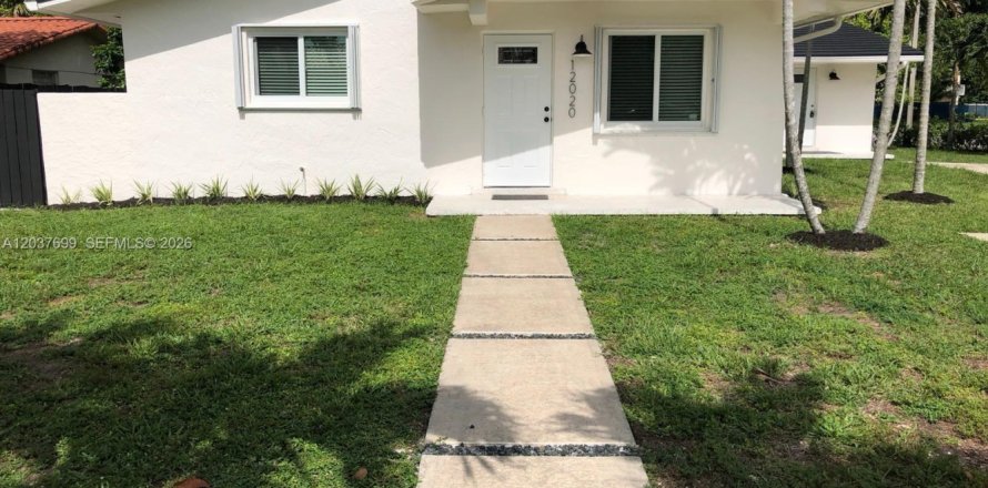 Villa ou maison à Biscayne Park, Floride 2 chambres, 210.24 m2 № 2269831