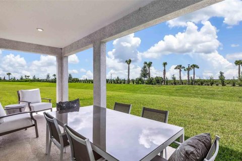 House in Lakewood Ranch, Florida 4 bedrooms, 189.99 sq.m. № 1883652 - photo 10