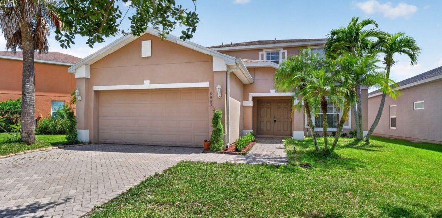 Casa en Lehigh Acres, Florida 5 dormitorios, 302.49 m2 № 2384887