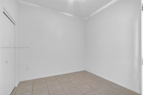 Condominio en venta en North Bay Village, Florida, 1 dormitorio, 78.04 m2 № 1450744 - foto 24
