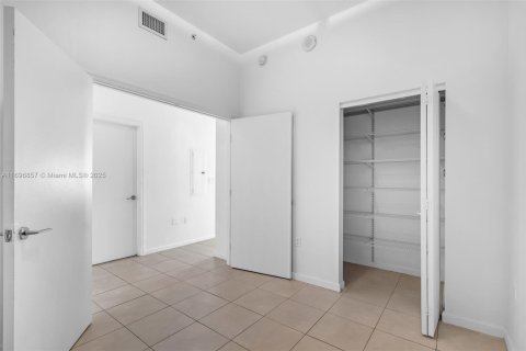Condominio en venta en North Bay Village, Florida, 1 dormitorio, 78.04 m2 № 1450744 - foto 23