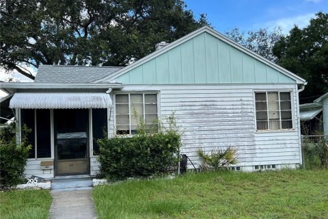 House in Saint Petersburg, Florida 2 bedrooms, 74.32 sq.m. № 2349790