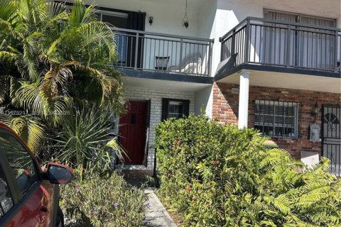 Таунхаус в Норт-Майами, Флорида 2 спальни, 119.1м2 № 2045310