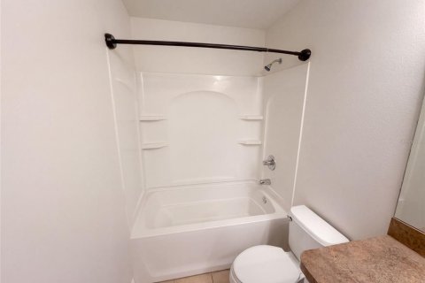 Touwnhouse à vendre à Oviedo, Floride: 3 chambres, 156.91 m2 № 2391337 - photo 24