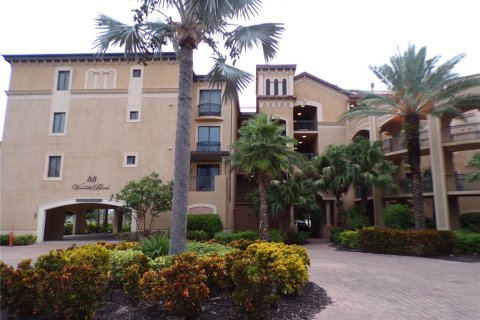 Copropriété à louer à Punta Gorda, Floride: 2 chambres, 167.5 m2 № 1917475 - photo 1