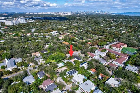 Купить земельный участок в Майами, Флорида № 2050516 - фото 18