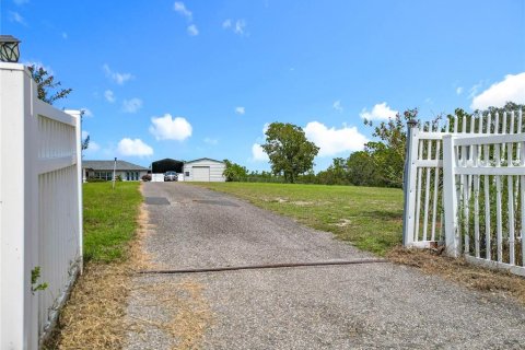 House in Dunnellon, Florida 4 bedrooms, 241.55 sq.m. № 1914177 - photo 2