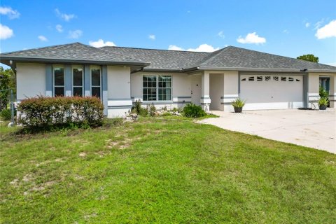 House in Dunnellon, Florida 4 bedrooms, 241.55 sq.m. № 1914177 - photo 1
