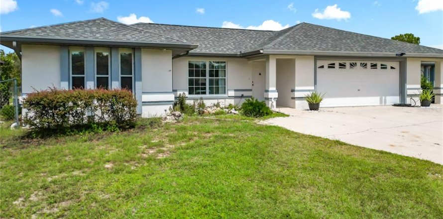 House in Dunnellon, Florida 4 bedrooms, 241.55 sq.m. № 1914177