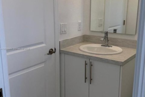 Adosado en venta en Florida City, Florida, 4 dormitorios, 124.3 m2 № 2085713 - foto 22