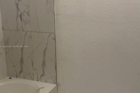 Adosado en venta en Florida City, Florida, 4 dormitorios, 124.3 m2 № 2085713 - foto 18