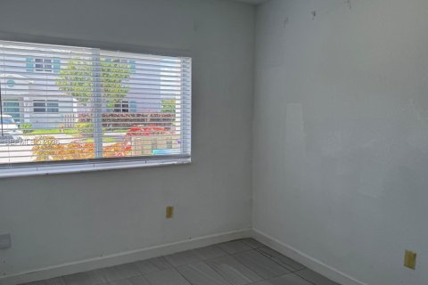 Adosado en venta en Florida City, Florida, 4 dormitorios, 124.3 m2 № 2085713 - foto 10