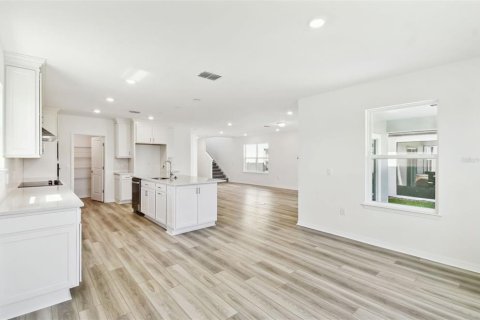 House in Lake Alfred, Florida 5 bedrooms, 292.08 sq.m. № 1585451 - photo 6